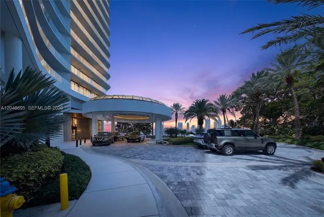 3-bedroom home at 2800 Island Boulevard #302, Aventura