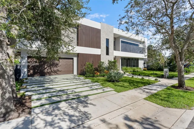 5-bedroom home at 801 SE 11th Court, Fort Lauderdale