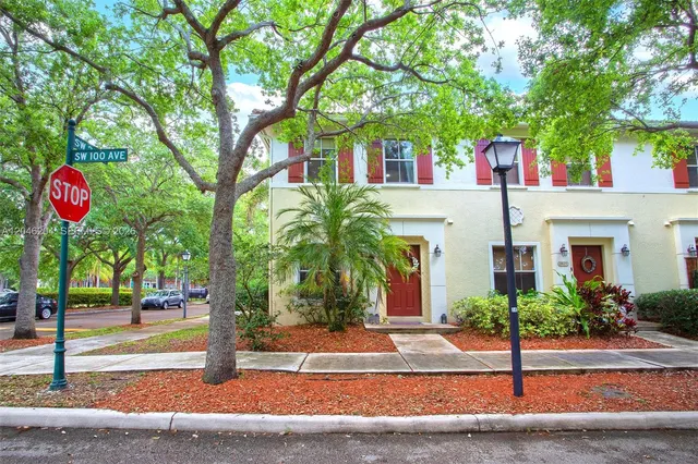 2-bedroom home at 2615 SW 100th Avenue #2615, Miramar