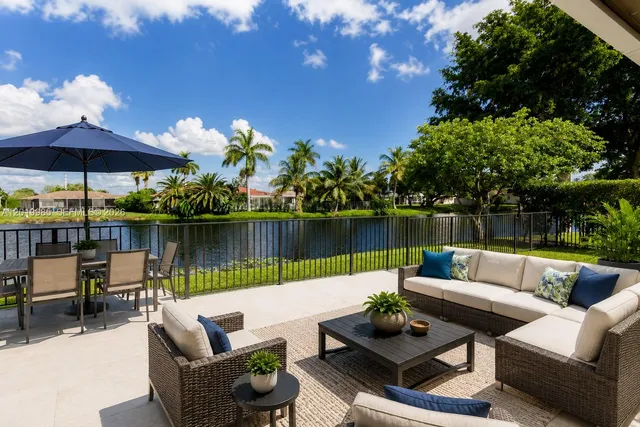 5-bedroom home at 16641 Royal Poinciana Drive, Weston