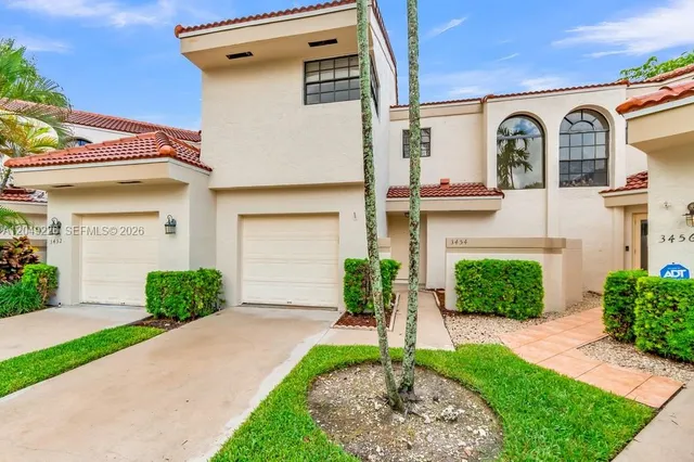 3-bedroom home at 3454 Laurel Oaks Lane, Hollywood