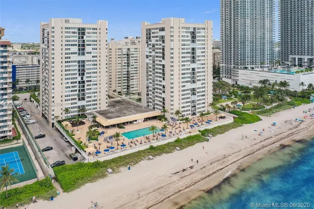 2-bedroom rental at 1904 S Ocean Drive #1607, Hallandale Beach