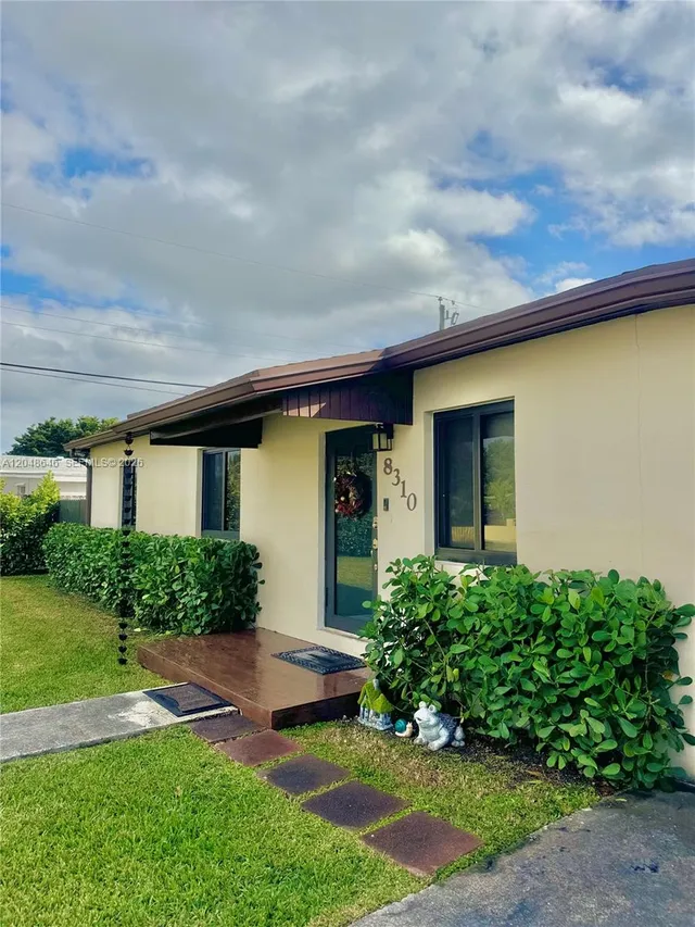 3-bedroom rental at 8310 SW 37th Street #0, Miami