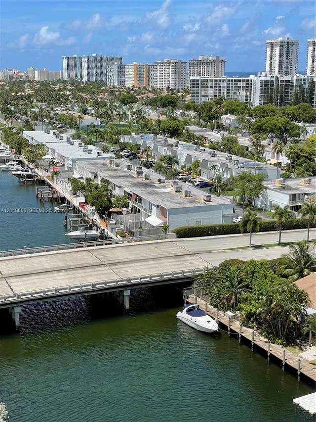 2-bedroom rental at 2500 Parkview Drive #1405, Hallandale Beach
