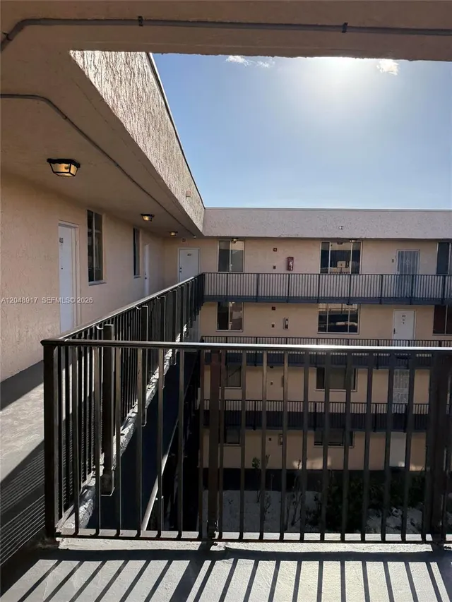 2-bedroom rental at 2830 Somerset Drive #402N, Lauderdale Lakes