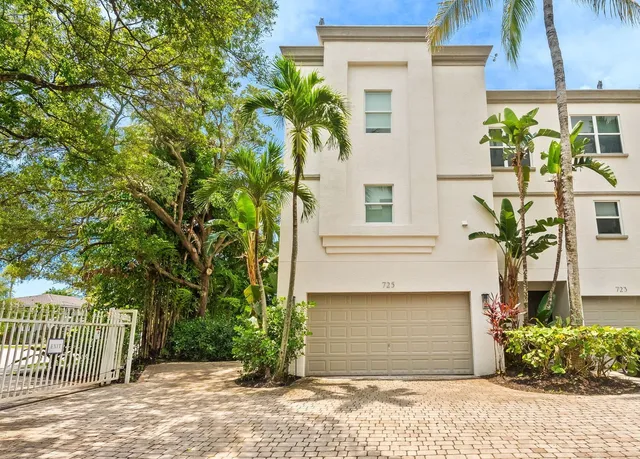 2-bedroom home at 725 SW 4th Avenue, Fort Lauderdale