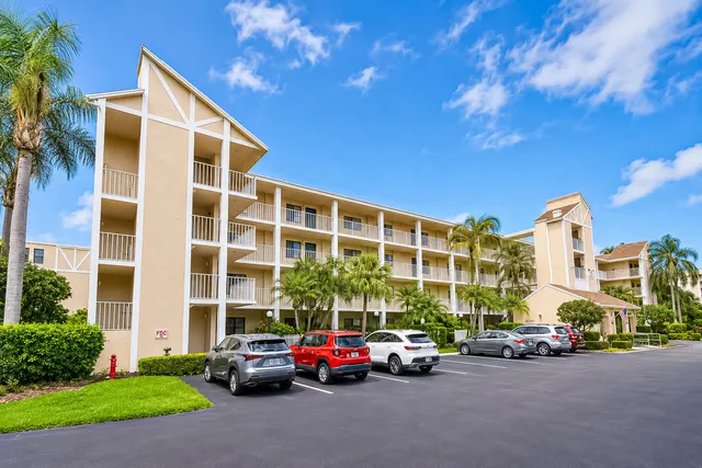 2-bedroom home at 7351 Kinghurst Drive #301, Delray Beach