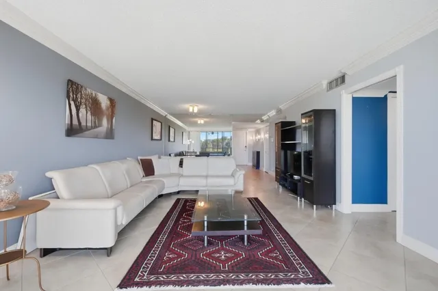 2-bedroom home at 3001 S Palm Aire Drive #206, Pompano Beach
