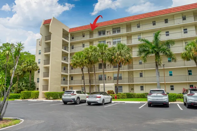 2-bedroom home at 3959 Via Poinciana Drive #602, Lake Worth