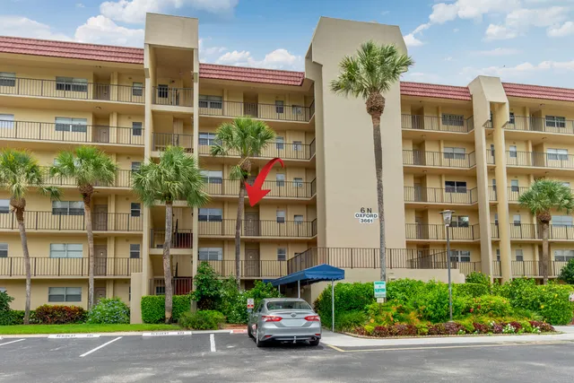 2-bedroom home at 3661 Via Poinciana #211, Lake Worth