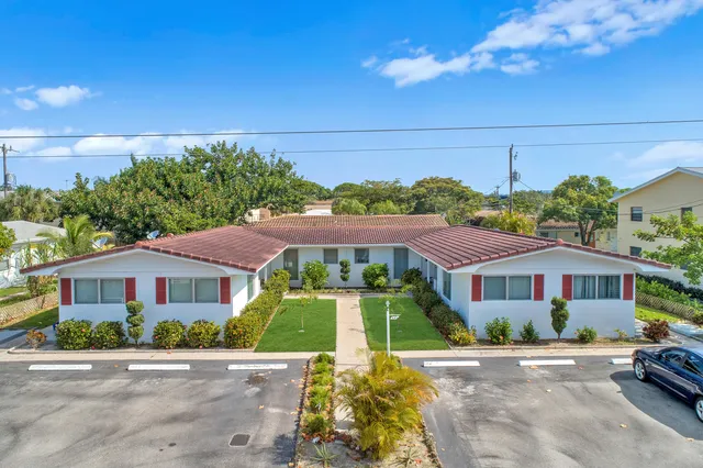 1-bedroom rental at 541 NE 44th Street #B, Boca Raton