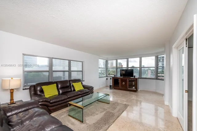 3-bedroom home at 1985 S Ocean Drive #2Q, Hallandale Beach