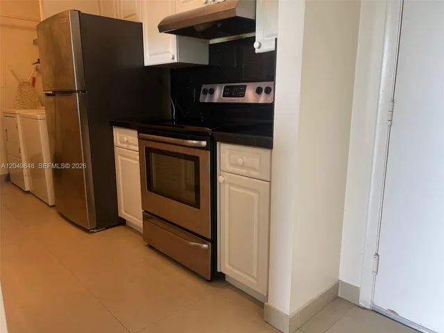 1-bedroom home at 19601 E Country Club Drive #7405, Aventura