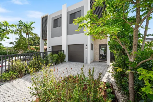 4-bedroom home at 2787 SW 34th Avenue, Miami