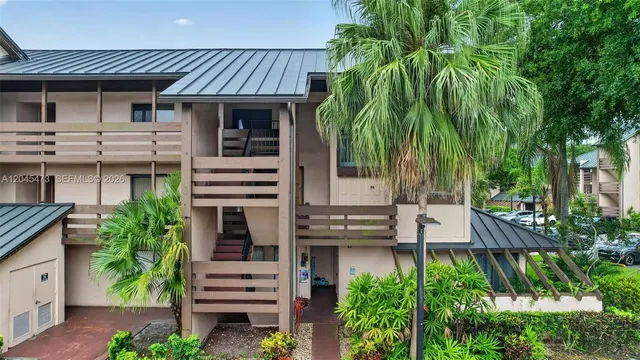 3-bedroom home at 120 SW 96th Terrace #204, Plantation