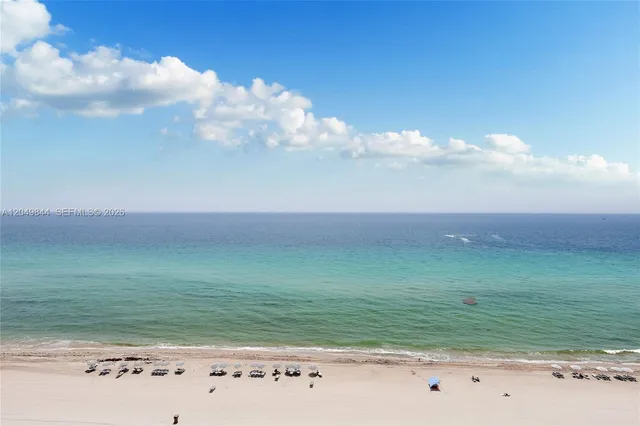 3-bedroom home at 17001 Collins Avenue #1401, Sunny Isles Beach