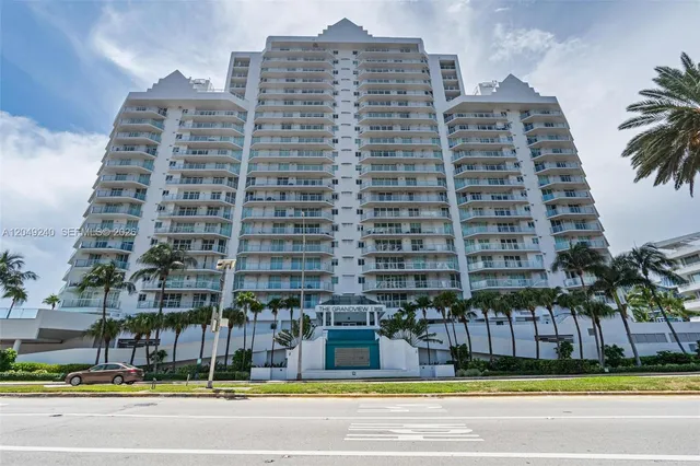 2-bedroom rental at 5900 Collins Avenue #1406, Miami Beach