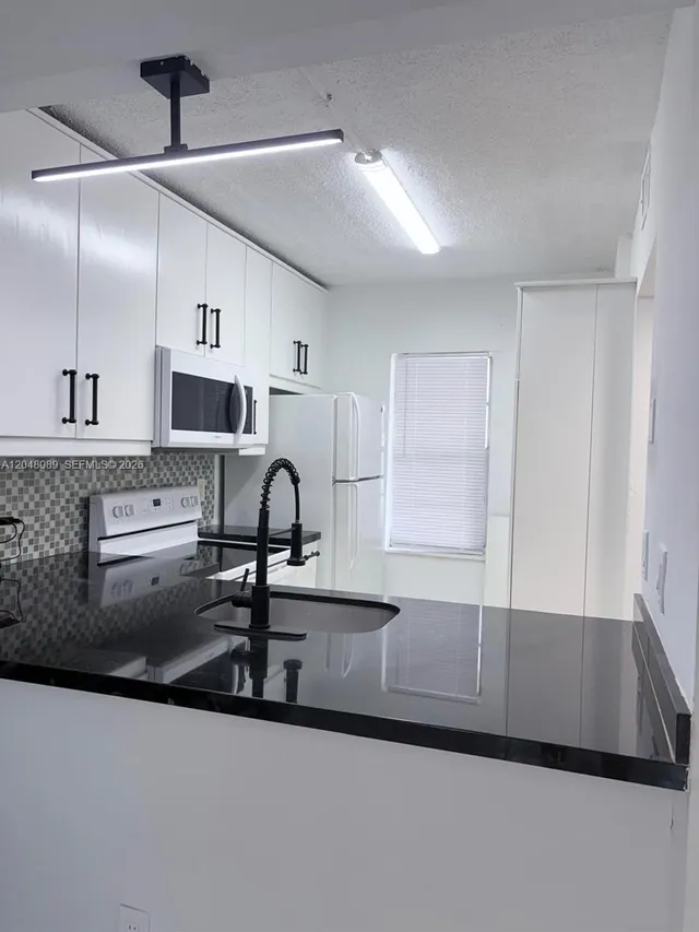3-bedroom rental at 8305 Royal Palm Boulevard #103, Coral Springs