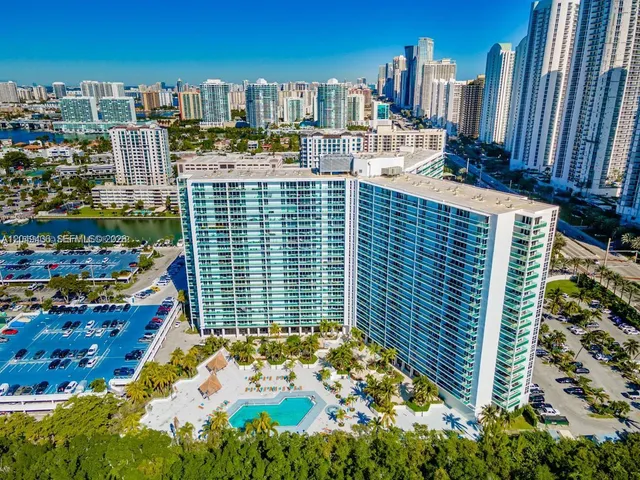 2-bedroom rental at 100 Bayview Drive #1622, Sunny Isles Beach