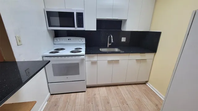 2-bedroom home at 151 SW 135th Terrace #203t, Pembroke Pines