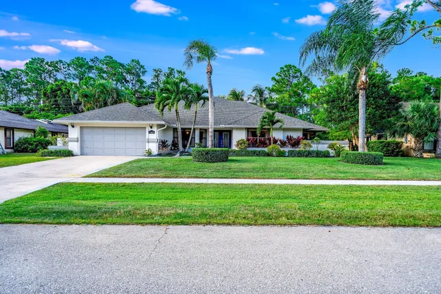4-bedroom rental at 13659 Ishnala Circle, Wellington