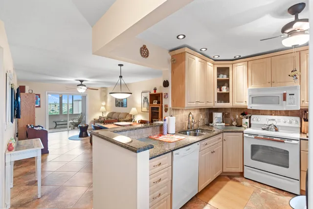 2-bedroom rental at 2615 NE 1st Court #403, Boynton Beach