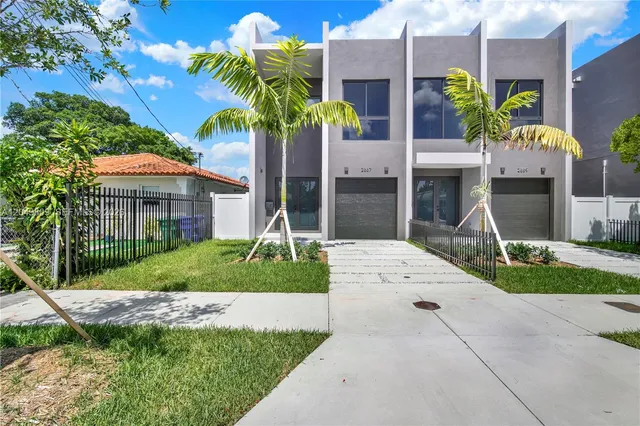 3-bedroom home at 2889 SW 35 Avenue #2887, Miami