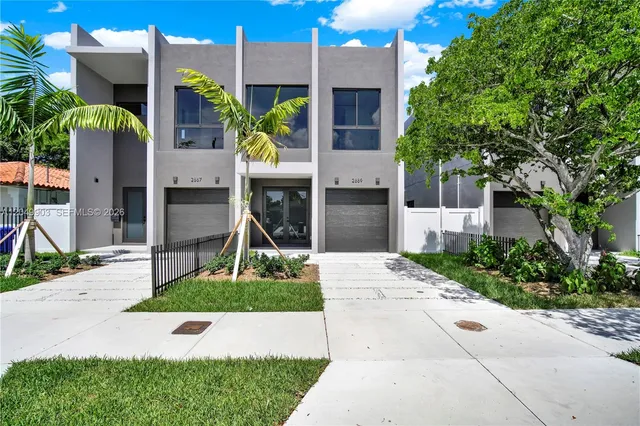 3-bedroom home at 2889 SW 35th Avenue #2889, Miami