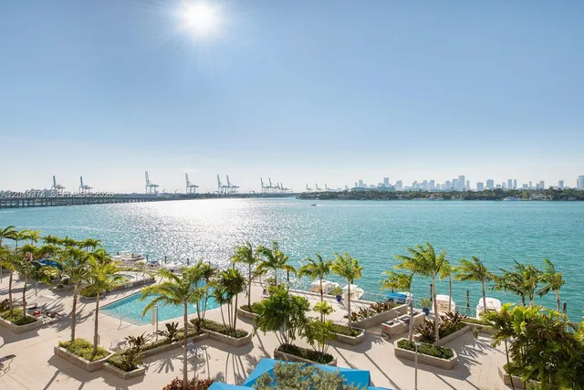 1-bedroom home at 800 W Ave 631 #631, Miami Beach