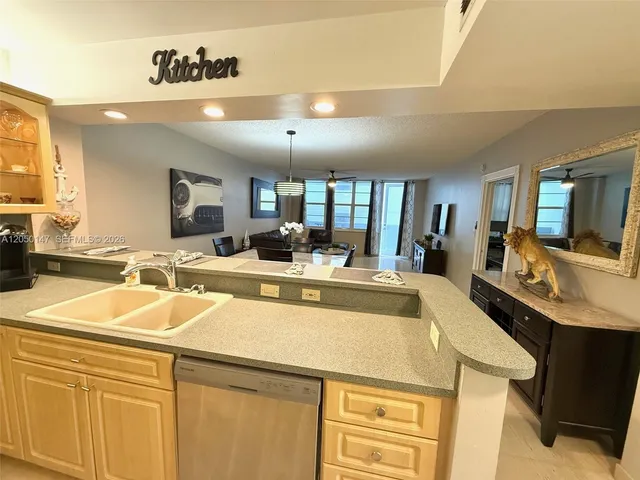 1-bedroom rental at 3725 S Ocean Drive #605, Hollywood