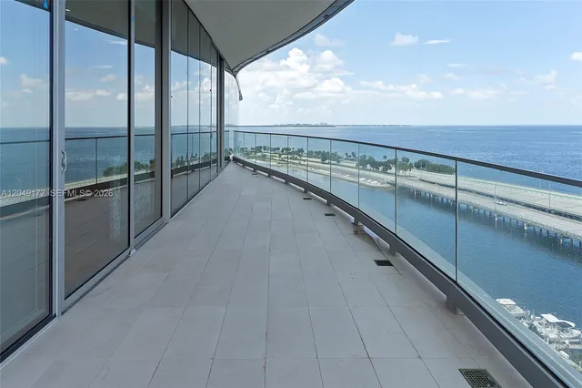 2-bedroom rental at 175 SE 25th Road #1003, Miami