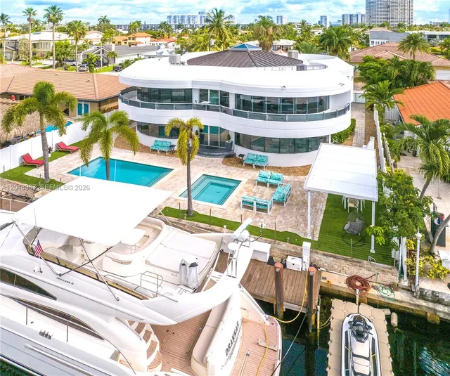 6-bedroom rental at 3344 NE 167th Street, North Miami Beach