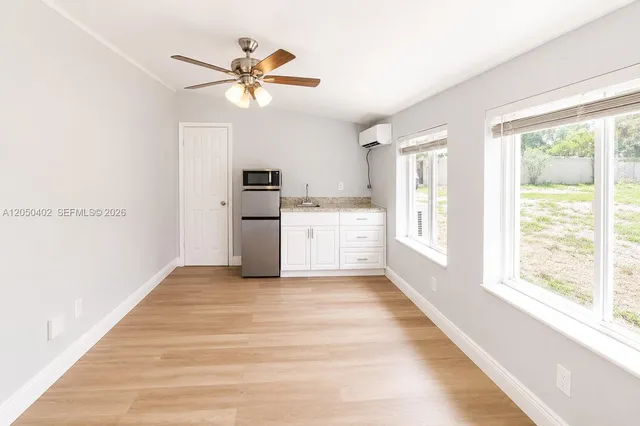 1-bedroom rental at 2511 SW 3rd Street #B B, Fort Lauderdale