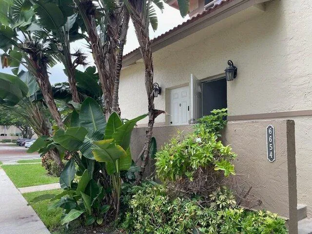3-bedroom home at 6654 Via Regina, Boca Raton
