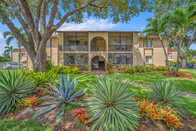 2-bedroom home at 103 Lake Pine Circle #A-2, Greenacres