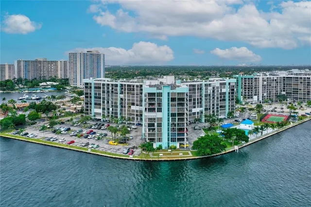 1-bedroom home at 200 E Leslie Drive #722, Hallandale Beach