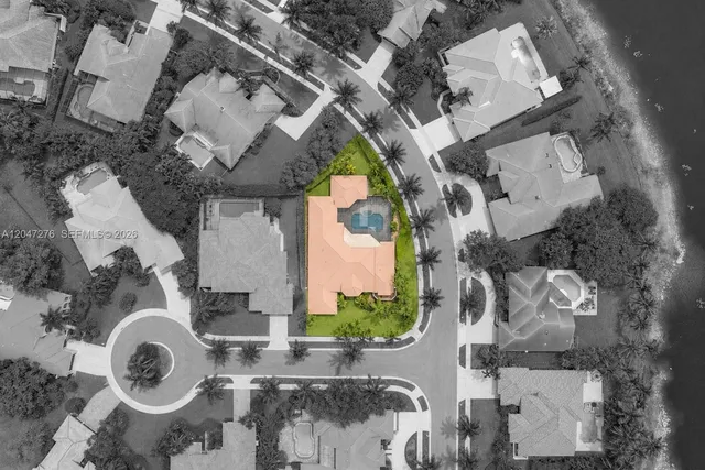 5-bedroom home at 392 Coconut Circle, Weston