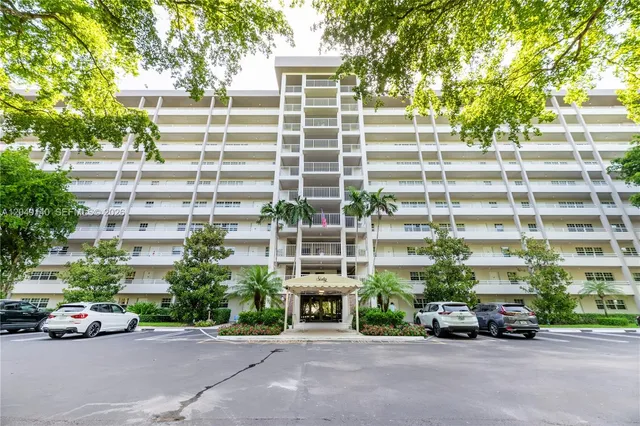 2-bedroom home at 605 Oaks Drive #607, Pompano Beach