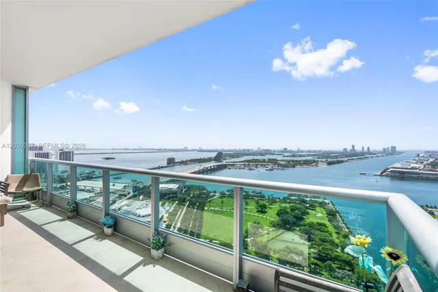 1-bedroom home at 900 Biscayne Boulevard #3704, Miami