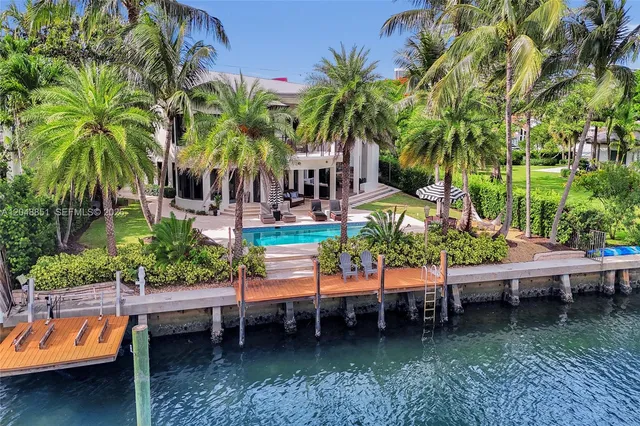 6-bedroom home at 113 Holiday Drive, Hallandale Beach