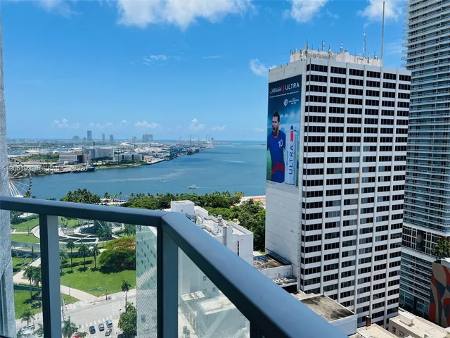 2-bedroom rental at 253 NE 2nd Street #2510, Miami