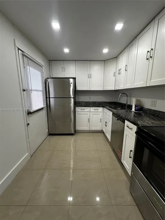 2-bedroom rental at 3475 N Country Club Drive #315, Aventura