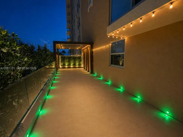 2-bedroom home at 1912 S Ocean Drive #2C, Hallandale Beach