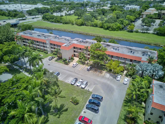2-bedroom home at 8101 N Sunrise Lakes Drive N #112, Sunrise