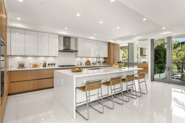3-bedroom home at 475 E Royal Palm Road #206, Boca Raton