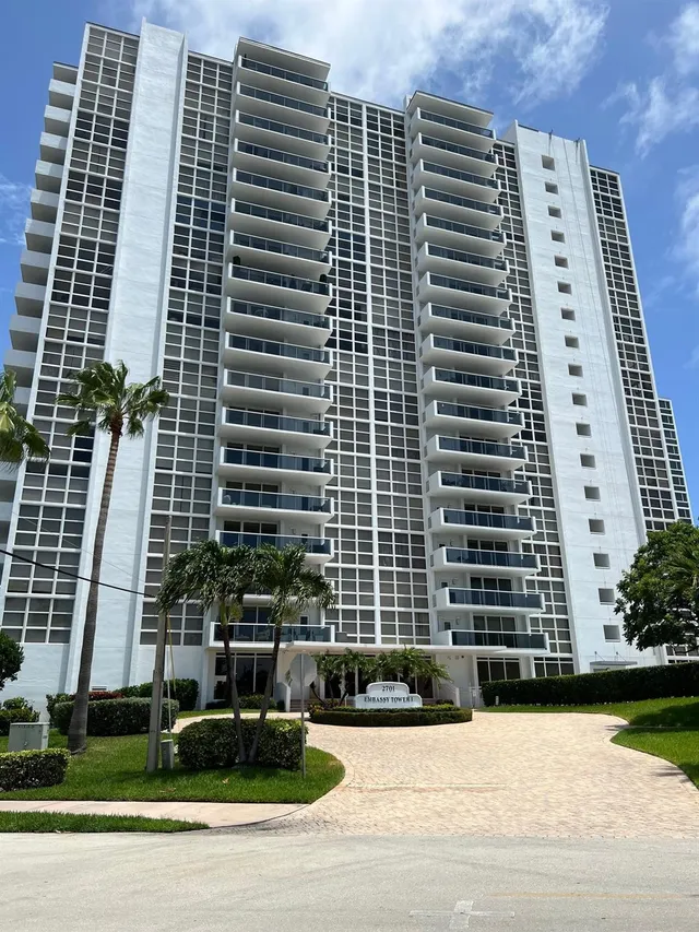 2-bedroom rental at 2701 N Ocean Boulevard #3b, Fort Lauderdale