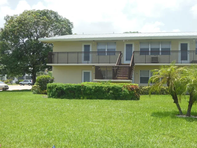 2-bedroom rental at 156 Andover F #156, West Palm Beach