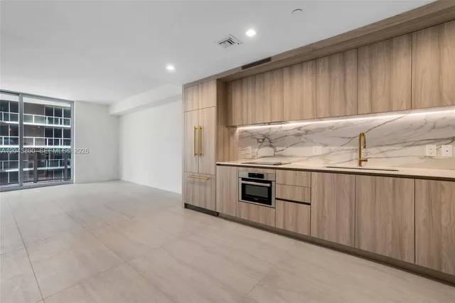 1-bedroom home at 77 SE 5th Street #1708, Miami