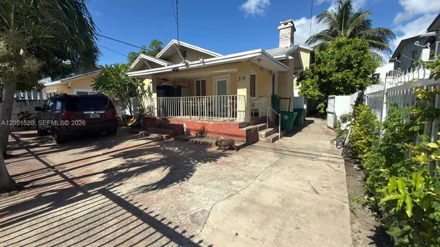 6-bedroom home at 218 SW 10th Avenue, Miami