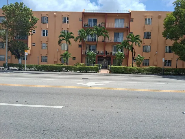 2-bedroom rental at 6200 W Flagler Street #305, Miami